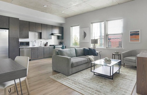 Downtown Apartment | Landing | Chic 1BD, Yoga Studio, Courtyard