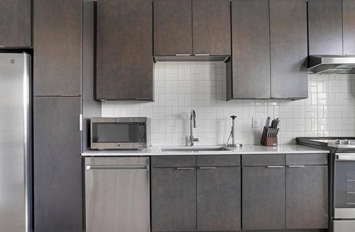 Downtown Apartment | Landing | Chic 1BD, Yoga Studio, Courtyard