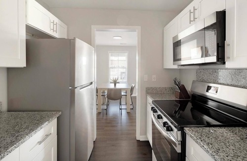 Hendersonville Apartment | Landing | Chic 2BD, Pool, Gym