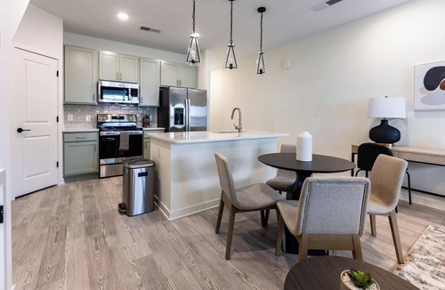 Wilmington Apartment | Landing | Chic 3BD, Yoga Studio, Pool