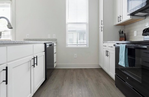 Charlotte Apartment | Landing | Chic Studio, Clubhouse, Pool