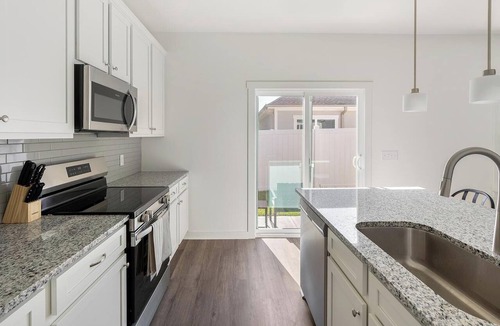 Port Wentworth Apartment | Landing | Incredible 1BD, Pool, Gym