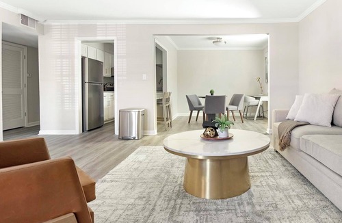Homewood Apartment | Landing | Incredible 1BD, Gym, Pool