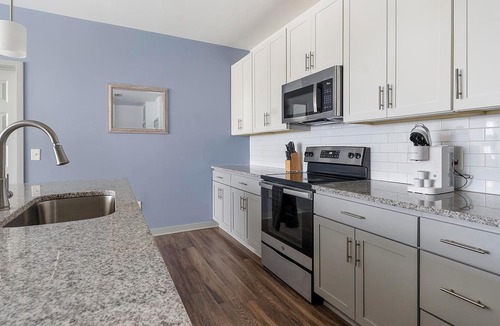 Sand Ridge Apartment | Landing | Incredible 2BD, Pool, Gym