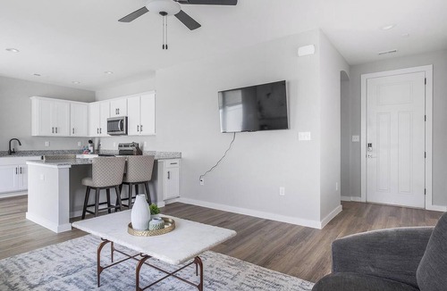 Madison Apartment | Landing | Modern 1BD, Clubhouse, Pool