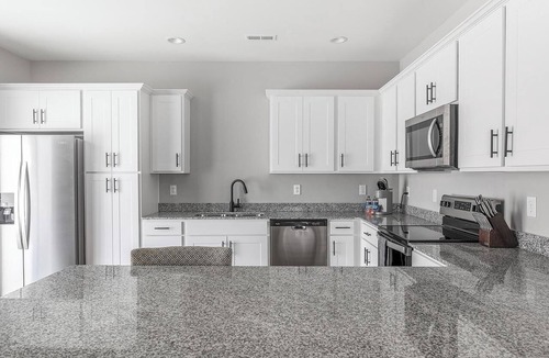 Madison Apartment | Landing | Modern 1BD, Clubhouse, Pool