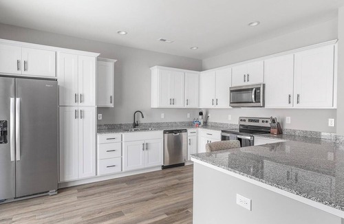 Madison Apartment | Landing | Modern 1BD, Clubhouse, Pool