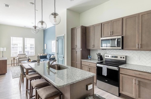 Wilmington Apartment | Landing | Modern 1BD, Gym, Clubhouse