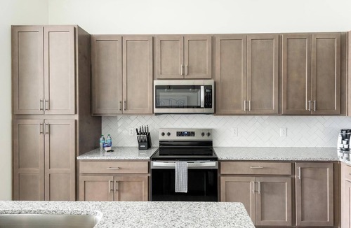 Wilmington Apartment | Landing | Modern 1BD, Gym, Clubhouse