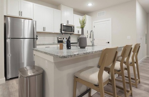 Beaufort Apartment | Landing | Modern 2BD, Gym