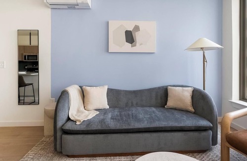 Eighth Avenue Apartment | Landing | Modern 3BD, Gym