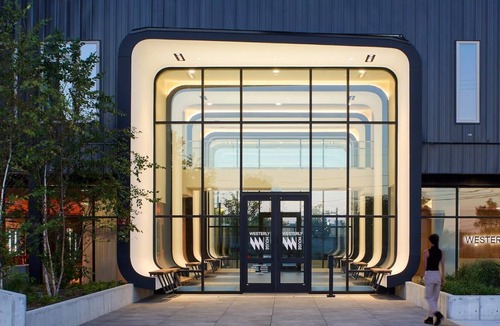 Eighth Avenue Apartment | Landing | Modern Studio, Gym