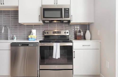 Downtown Apartment | Landing | Spectacular 1BD, Yoga Studio, Courtyard