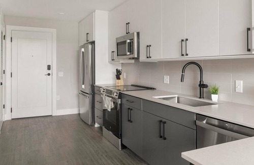 Southwest Raleigh Apartment | Landing | Spectacular 1BD in Caraleigh