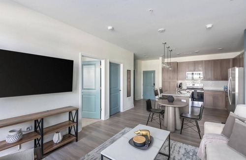 Wilmington Apartment | Landing | Spectacular 2BD, Pool, Gym