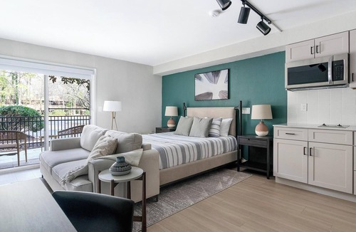 Northeast Raleigh Apartment | Landing | Spectacular Studio, Pool, Gym