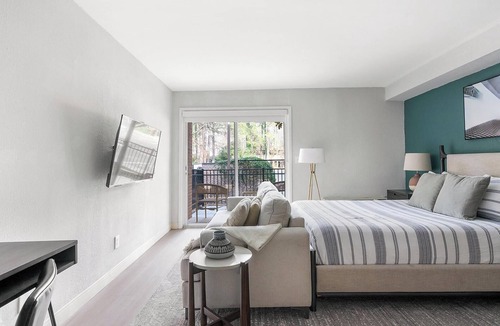 Northeast Raleigh Apartment | Landing | Spectacular Studio, Pool, Gym
