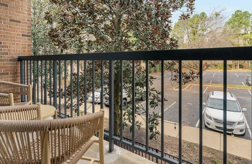 Northeast Raleigh Apartment | Landing | Spectacular Studio, Pool, Gym