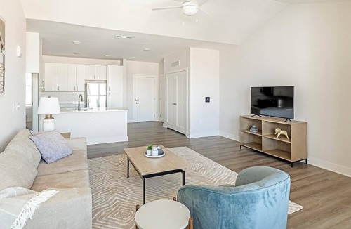 Belle Mina Apartment | Landing | Spectacular 1BD, Gym, Clubhouse