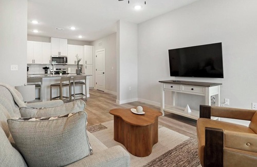 Beaufort Apartment | Landing | Spectacular 2BD, Gym