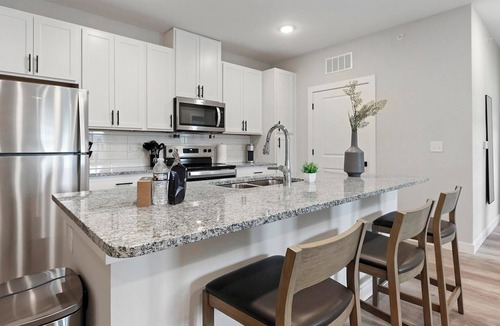 Beaufort Apartment | Landing | Spectacular 2BD, Gym