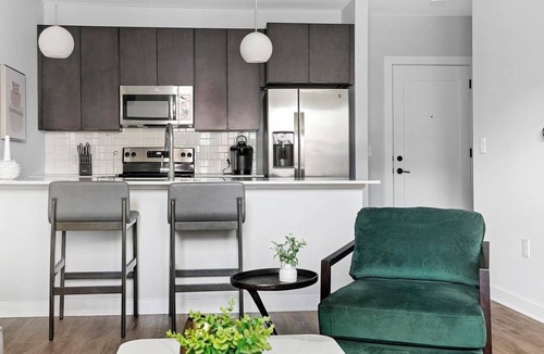 Downtown Apartment | Landing | Stunning 1BD, Courtyard, Yoga Studio