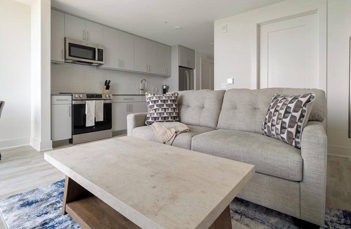 Southwest Raleigh Apartment | Landing | Stunning 1BD in Caraleigh