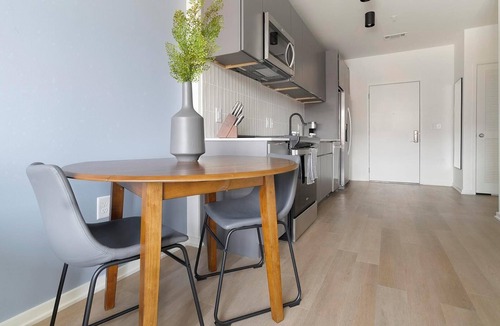 Durham Apartment | Landing | Stunning 1BD, Pool, Gym