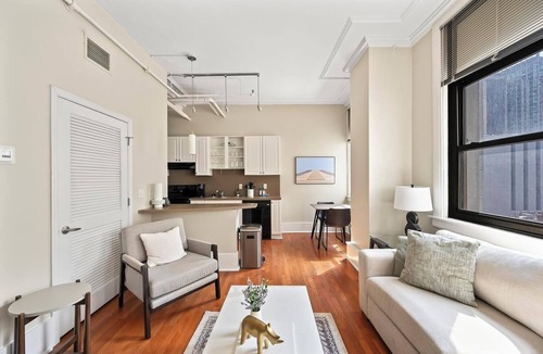 Downtown Nashville Apartment | Landing | Stunning 1BD, Gym