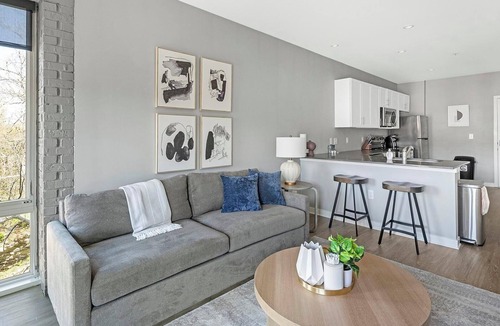 Nashville Apartment | Landing | Stunning 1BD, Gym, Courtyard