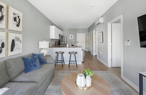 Nashville Apartment | Landing | Stunning 1BD, Gym, Courtyard