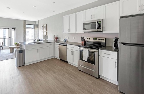 Nashville Apartment | Landing | Stunning 1BD, Gym, Courtyard