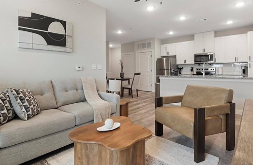 Beaufort Apartment | Landing | Stunning 1BD, Gym