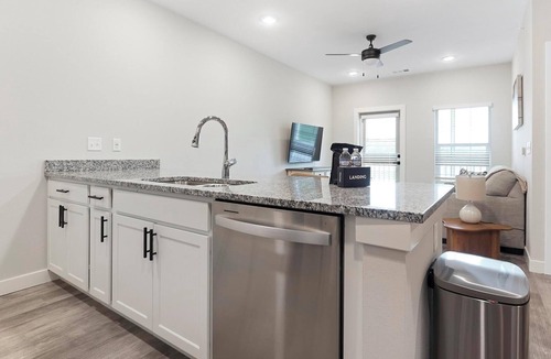 Beaufort Apartment | Landing | Stunning 1BD, Gym