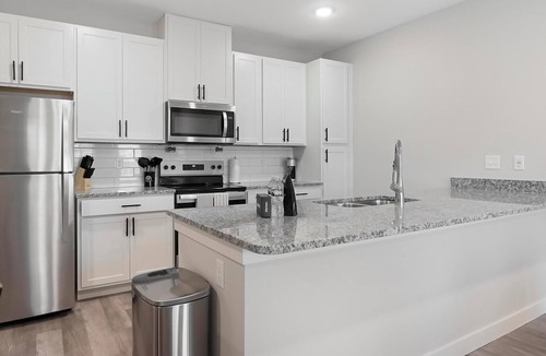 Beaufort Apartment | Landing | Stunning 1BD, Gym