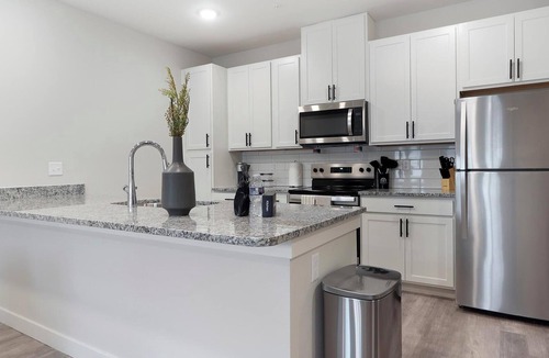 Beaufort Apartment | Landing | Stunning 1BD, Gym