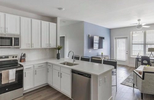 Belle Mina Apartment | Landing | Stunning 2BD, Pool, Gym
