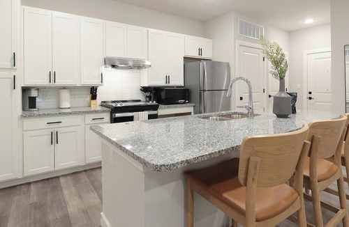Beaufort Apartment | Landing | Stunning 2BD, Gym