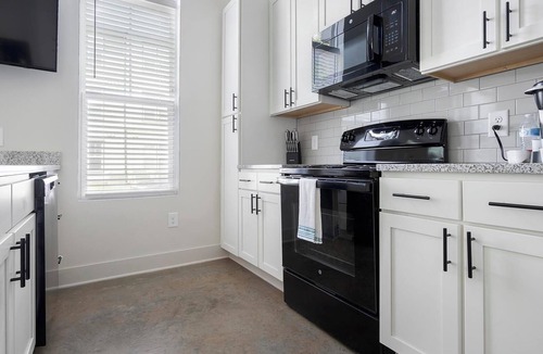 Charlotte Apartment | Landing | Stunning Studio, Pool, Clubhouse
