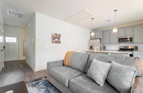 Port Wentworth Apartment | Landing | Stunning 1BD, Gym, Pool