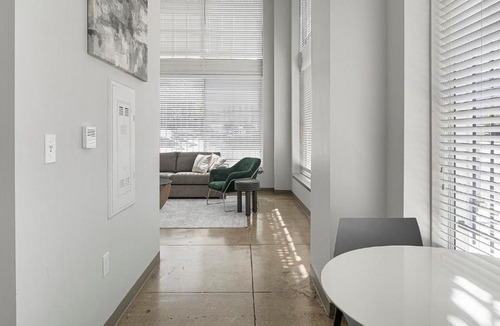 Central City Apartment | Landing Stylish 1BD Gym