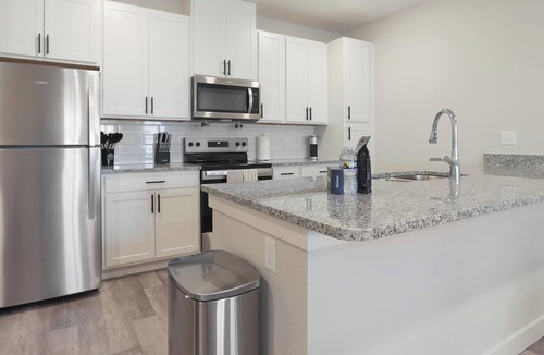 Beaufort Apartment | Landing | Stylish 1BD, Gym