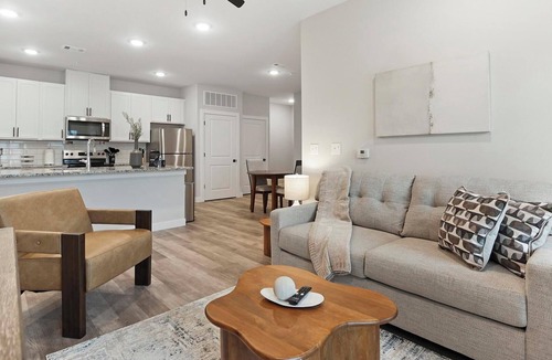 Beaufort Apartment | Landing | Stylish 1BD, Gym