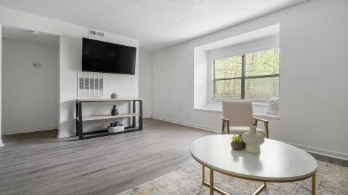 Winston - Salem Apartment | Landing Stylish 1BD Clubhouse Gym