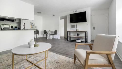 Winston - Salem Apartment | Landing Stylish 1BD Clubhouse Gym