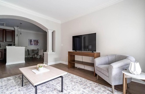 Cary Apartment | Landing Stylish 2BD Courtyard Pool