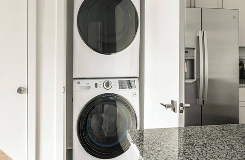 Southeast Raleigh Apartment | Landing | Stylish 2BD, Yoga Studio, Gym