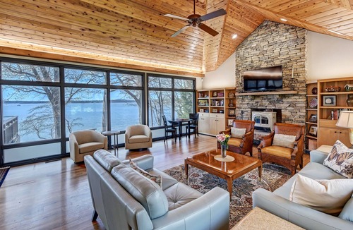 Mayhew House | Landover Lodge | Sunsets Galore! | Lower Level Addition Complete |Sleeps 14