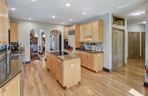 Mayhew House | Landover Lodge | Sunsets Galore! | Lower Level Addition Complete |Sleeps 14