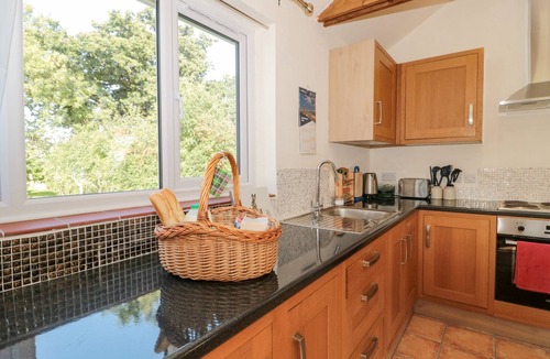 Hemyock Cottage | LAPWING LODGE, with pool in Hemyock